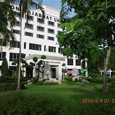 Phranakhon Grand View Hotel Bangkok Bagian luar foto